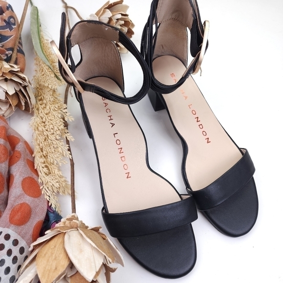 Sacha London Black Low Heel Sandals Flats Sz 7m - Picture 8 of 12